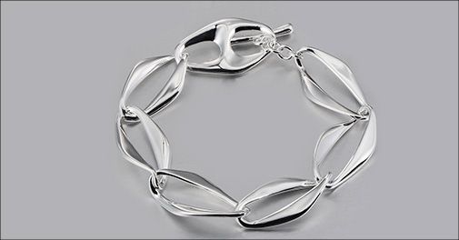 Smukt armbånd - kan bruges til både hverdag og fest.