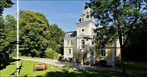 Tag i eventyrland - romantisk ophold på Liselund Ny Slot på Møn