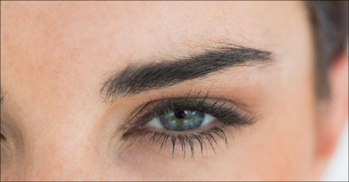 Øjencreme med bid i - gør som de kendte: Brug øjencreme med slangegift.