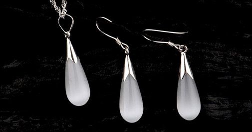 Vi kvinder har behov for et smukt smykkesæt!