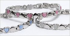 Magnetarmbånd i stål forhandlet fra Beautidesign.dk, værdi kr. 398,-