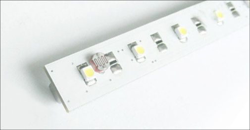 Kan bruges både inde og ude - med on/off sensor funktion!