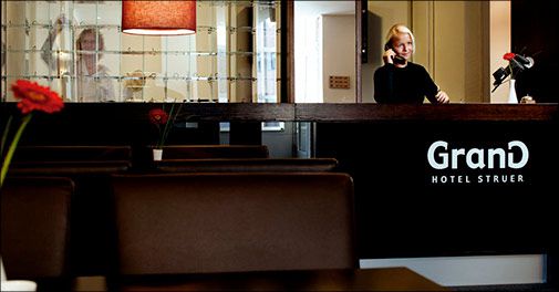 Forkæl dig selv med kurbad, skøn mad mm.. Nyd et ophold på Grand Hotel Struer.. 