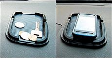 Sticky pad mobilholder med kant fra 4mobil, værdi kr. 268,-