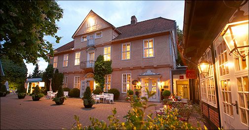 Bo på byens imponerende barokpalads i Celle og spis på anerkendte Taverna & Trattoria Palio