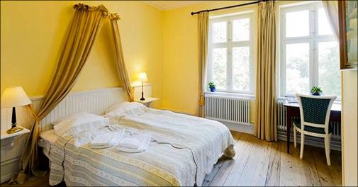 Skønt slotsophold for 2 - Liselund Ny Slot på Møn