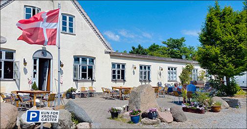 Skøn julefrokost med syngepigen fra Rødby på Bogø Kro!