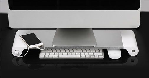 Få en bedre arbejdshøjde for din skærm - og mere plads på bordet.. 