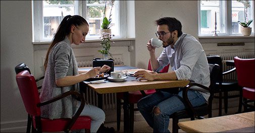 Nyd en lækker hjemmelavet burger på Postgaarden i Sorø