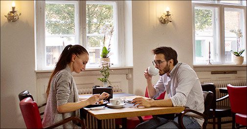 Nyd den skønne atmosfære og den gode mad på Postgaarden i Sorø 
