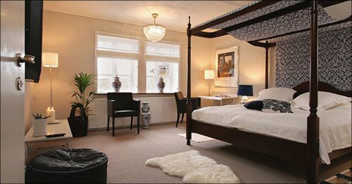 Skøn atmosfære og lækker mad - Velkommen på populære Postgaarden i Sorø.