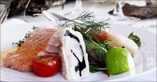 Lækkert ophold på Løgstør Parkhotel  m. stor aftenbuffet, adgang til wellness mm.. 