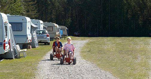 Tag på skøn miniferie på Dokkedal Camping - tæt på strand og skov
