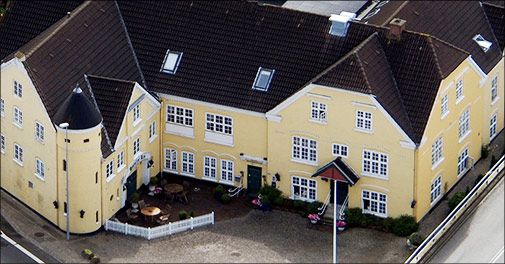 Ren afslapning i rolige omgivelser, skøn mad og hjertelig service - velkommen på Højslev Kro i Det Blå Limfjordsland.. 