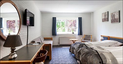 Få ladet op i skønne omgivelser på Sønder Omme Kro i det midtjyske