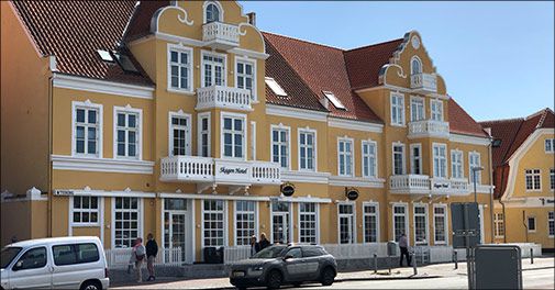 Lækkert ophold på Skagen Hotel for 1 person inkl. intim koncert med Nice Little Penguins eller Ester Brohus!