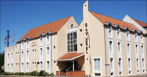 Bo på City Hotel Odense få skridt fra H.C Andersens hus og spis i restauranten hvor komponisten Carl Nielsen havde fast gang.. 