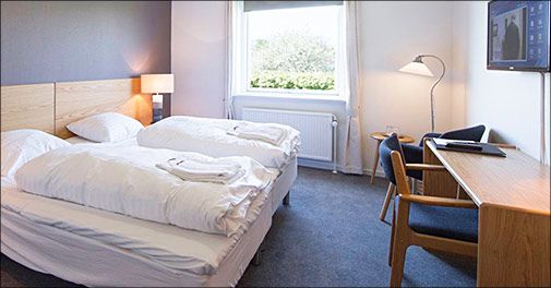 Luksusophold på Hotel Præstekilde hvor der er sørget for det hele med bl.a. middag og god vin..