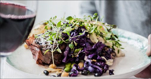 Tradition, Forkælelse og Ro - Velkommen på Løkken Badehotel! Kåret som Danmarks bedste Badehotel 2018..