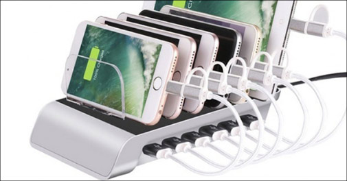 Oplad dine gadgets med universal ladestation!