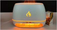 200 ml æterisk olie diffuser med flamme som hjælper med at skabe en beroligende atmosfære, ved at integrerer de naturlige rensende egenskaber i himalayasalt. Inkl. fragt. Værdi kr. 268,-