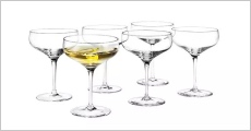 Forkæl dig selv eller en du holder af med klassiske Holmegaard glas – tidløst dansk design, der løfter enhver anledning. Værdi kr. 499,-