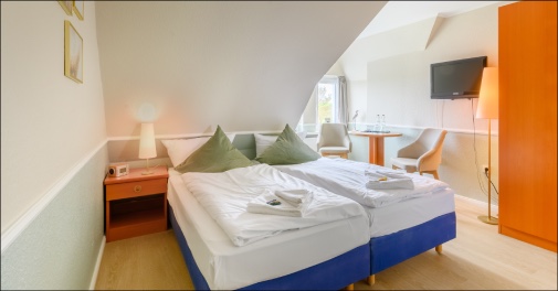 Forkæl dig selv med et stemningsfuldt ophold nær Husum