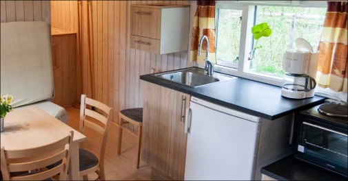 hygge i campinghytte med natur, ro og familietid