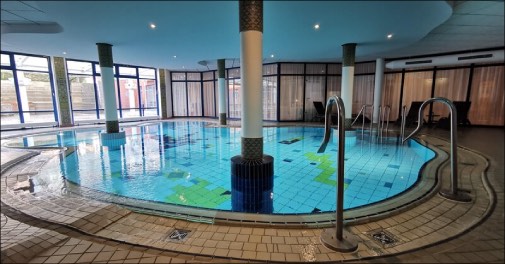 Wellnessophold med middag, pool og sauna nær Hamborg
